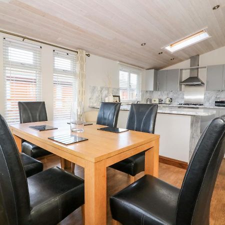 Oakwood Lodge York Ngoại thất bức ảnh