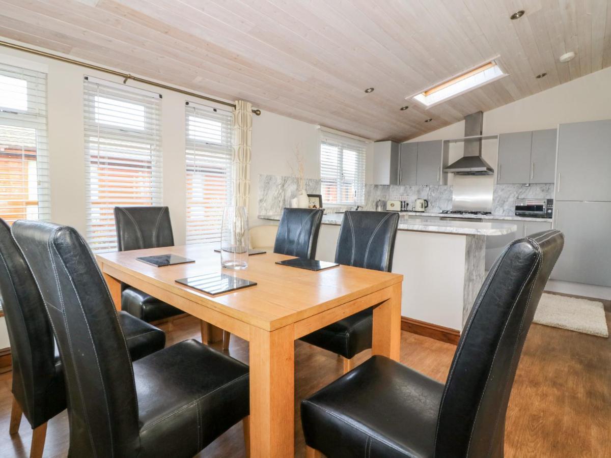 Oakwood Lodge York Ngoại thất bức ảnh
