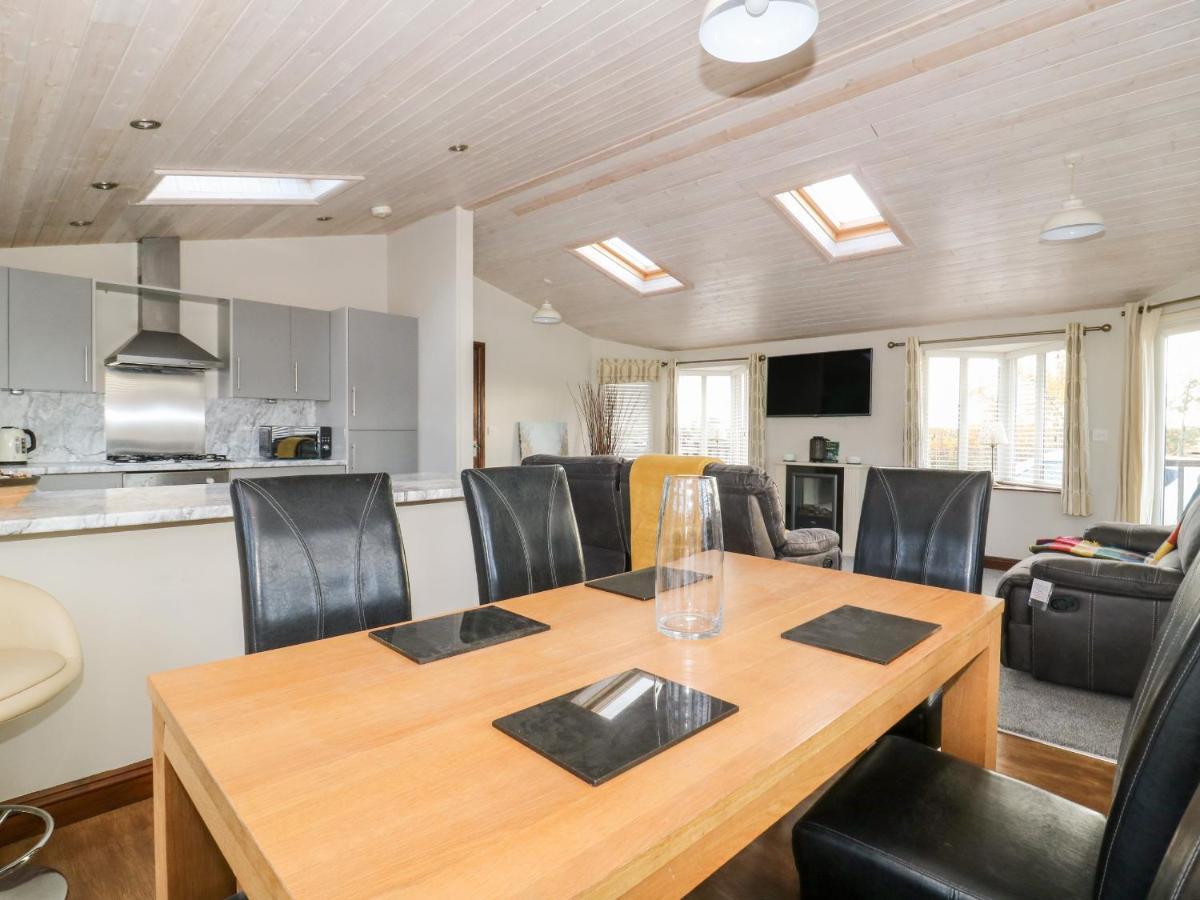 Oakwood Lodge York Ngoại thất bức ảnh