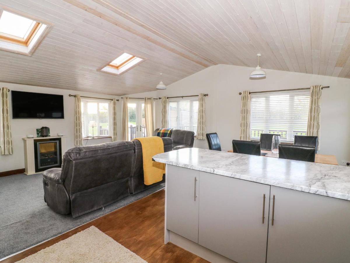Oakwood Lodge York Ngoại thất bức ảnh